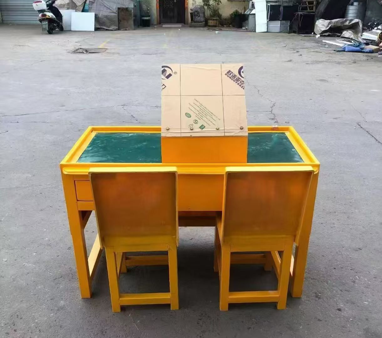 云溪防静电导通桌井下煤矿火工品发放桌：危险品流转的安全守护者